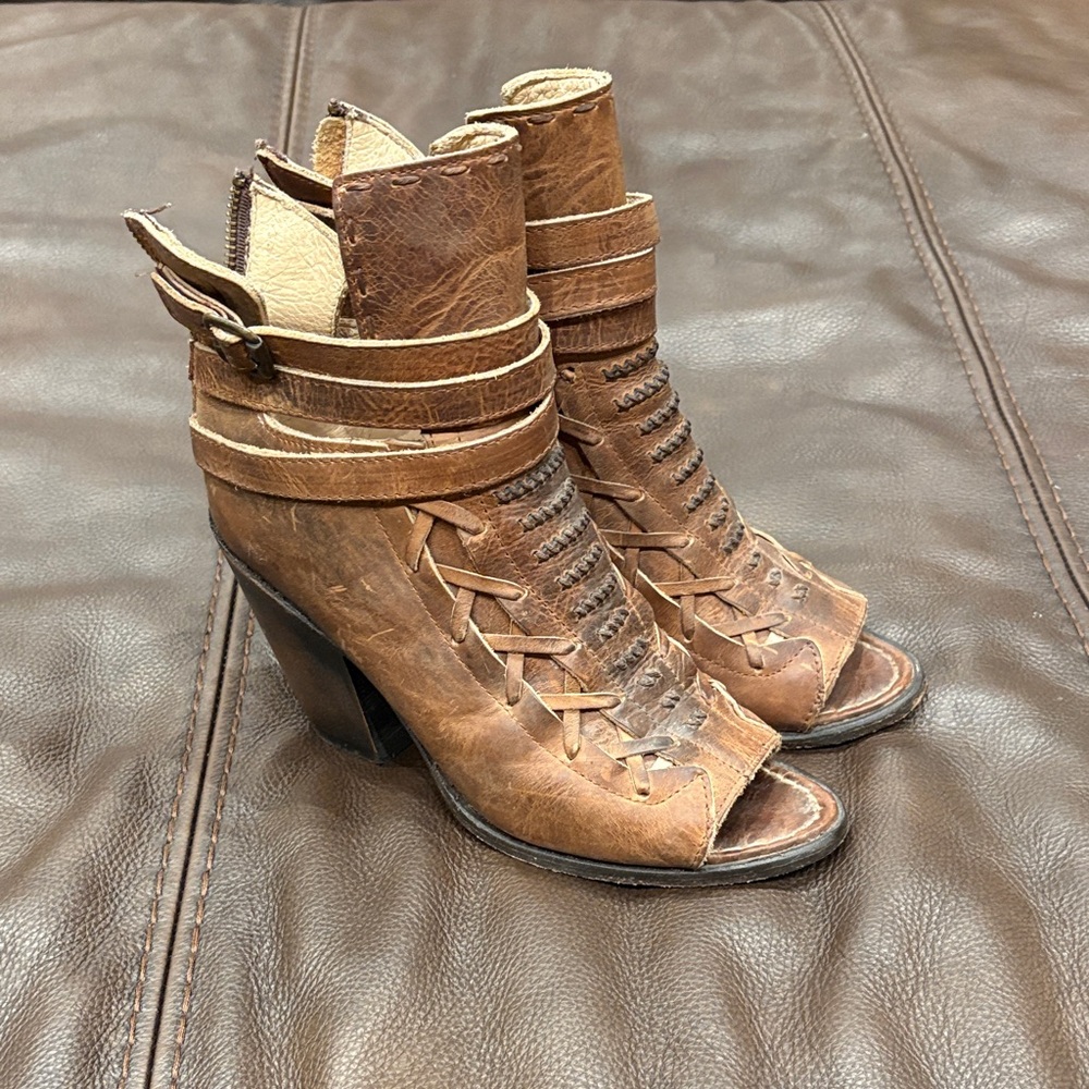 Freebird by Steven - Eagle - Tan Leather Lace-Up Heeled Boots